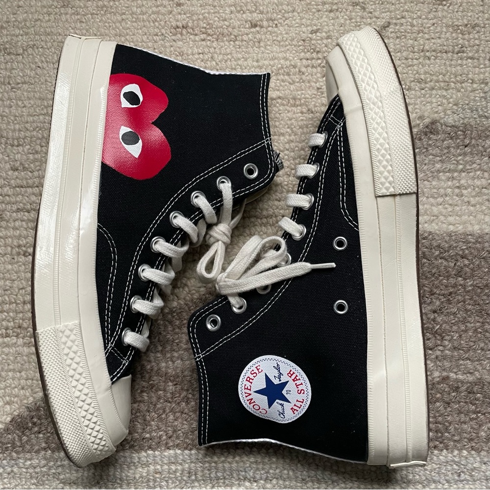 SOLD - Converse x COMME DES GARÇONS PLAY Sneaker in Size 8M/10W